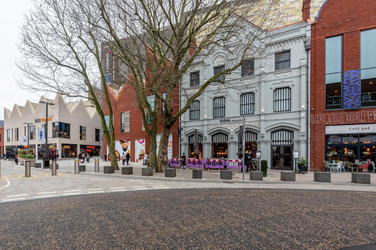 Watford Town Centre, Serviced One Bed Flat With Choice Of King Or Twin Beds, Sleeps Up To 4 Sharing, Free Wifi And Free Movies Лондон Екстериор снимка