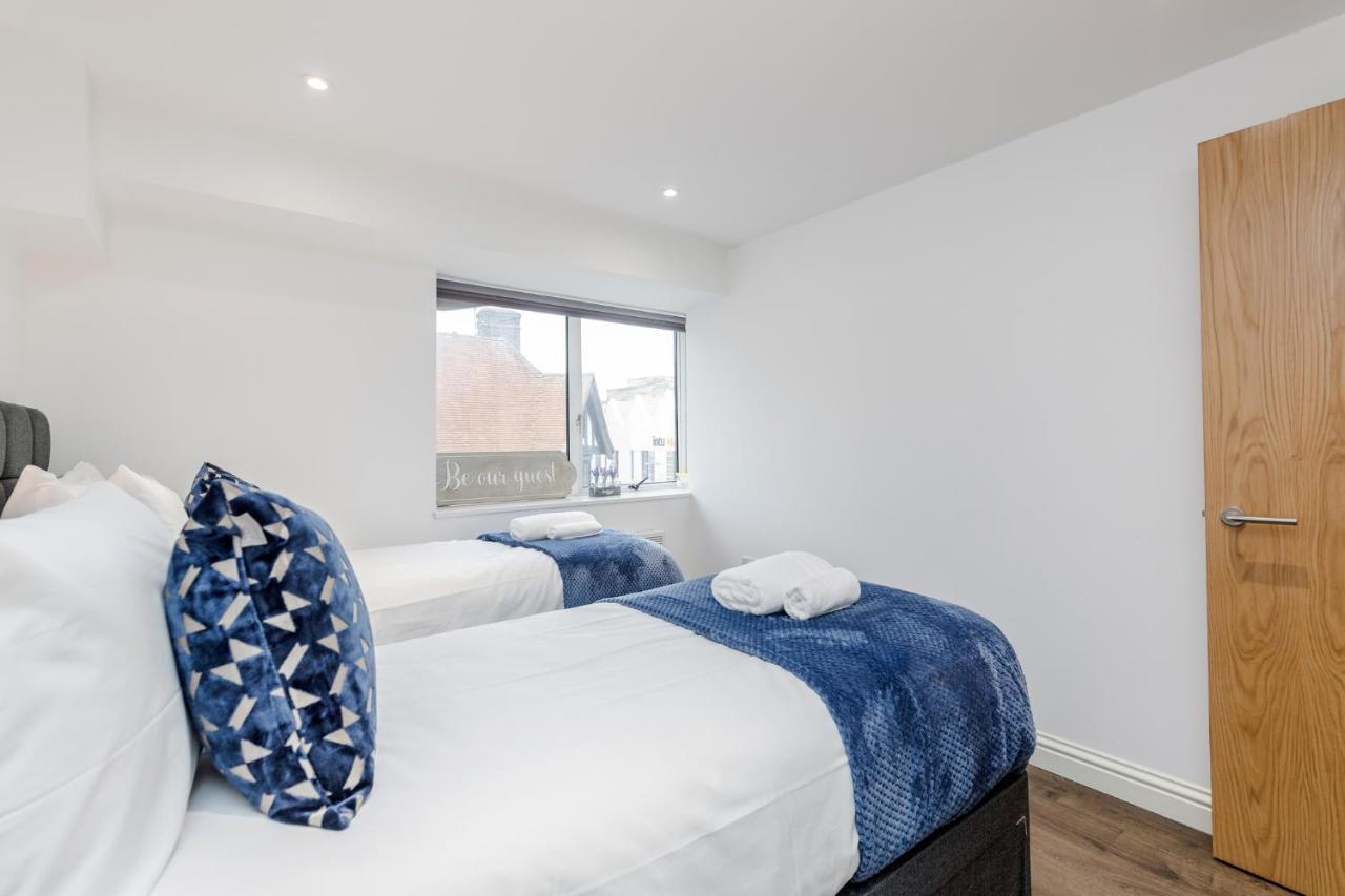 Watford Town Centre, Serviced One Bed Flat With Choice Of King Or Twin Beds, Sleeps Up To 4 Sharing, Free Wifi And Free Movies Лондон Екстериор снимка